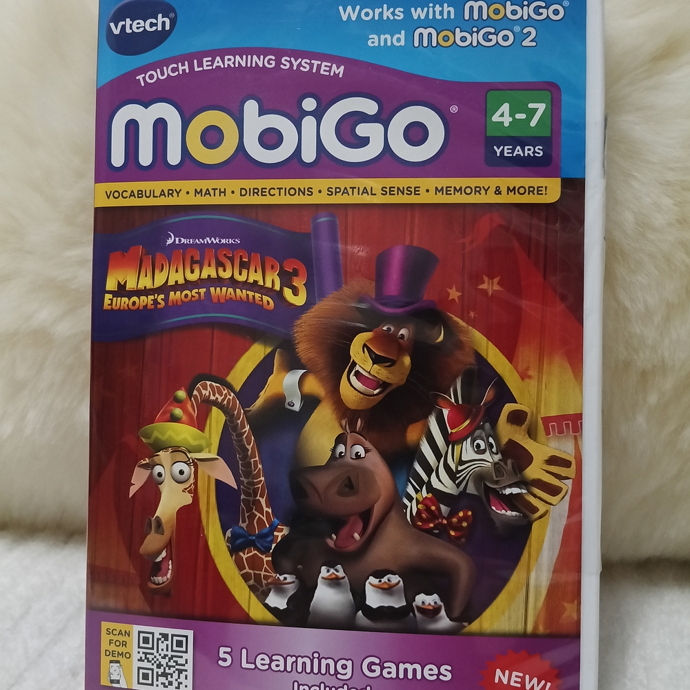 MobiGo Madagascar 3 Learning Game - Red